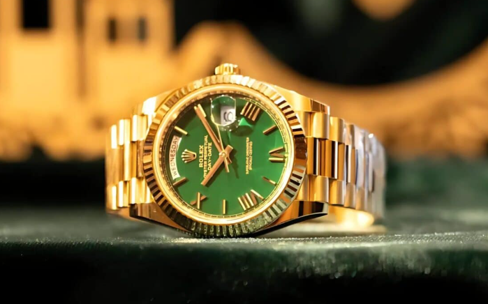 Desk Diving: The Invisible Curse Destroying Your Rolex's Value