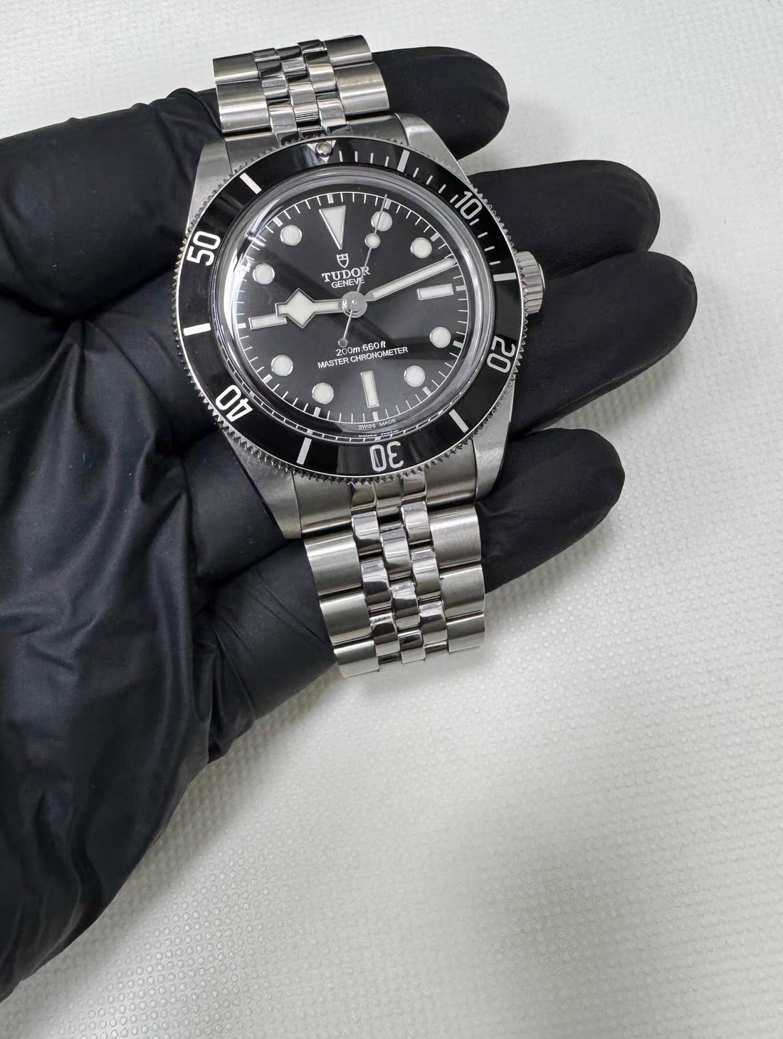 Film de protection montre : PreserveLayer™ vs stickers génériques, quelles différences réelles ?